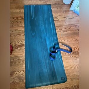 Lululemon yoga mat 5mm